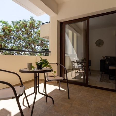 Mia 1-Bedroom Apartment In Ларнака Екстериор снимка