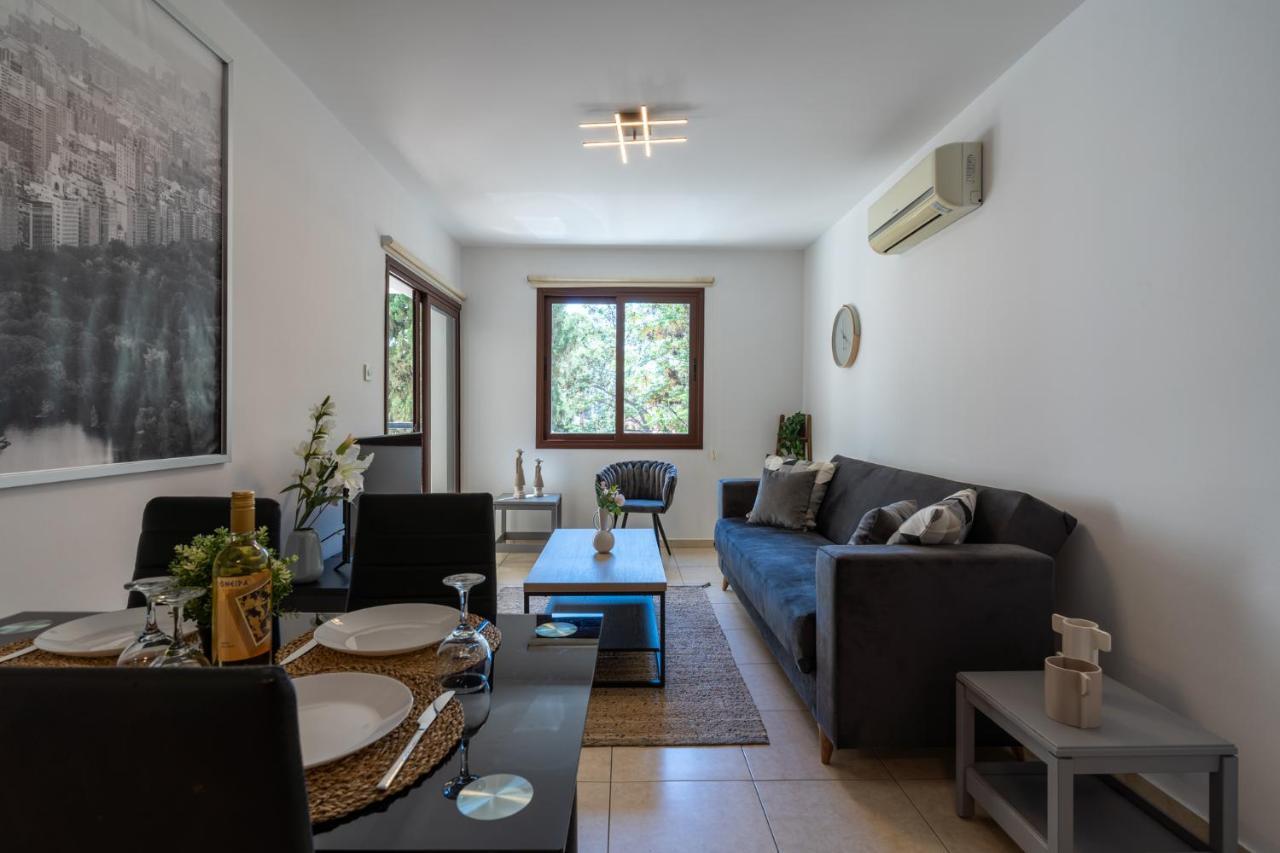 Mia 1-Bedroom Apartment In Ларнака Екстериор снимка