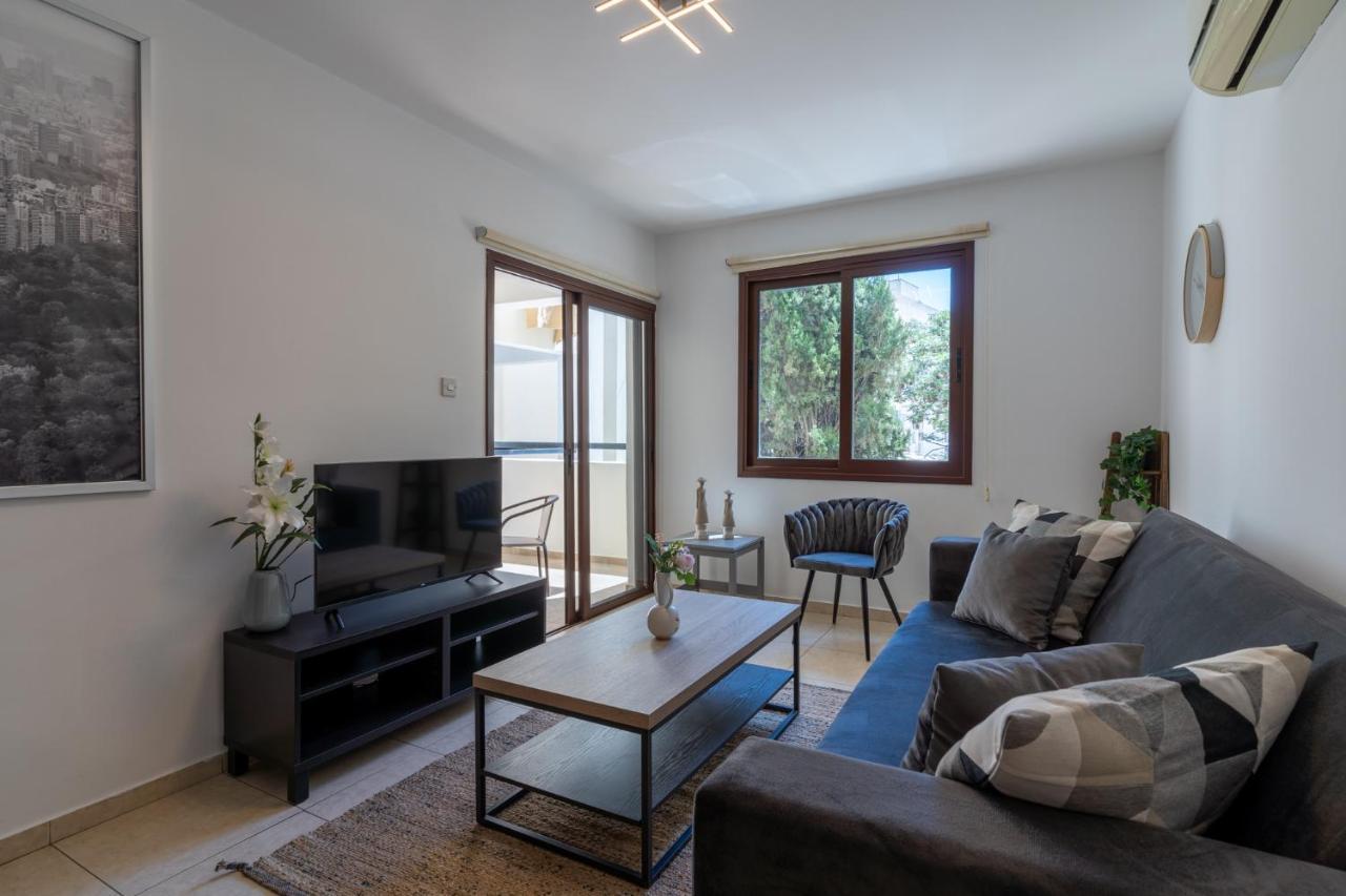 Mia 1-Bedroom Apartment In Ларнака Екстериор снимка