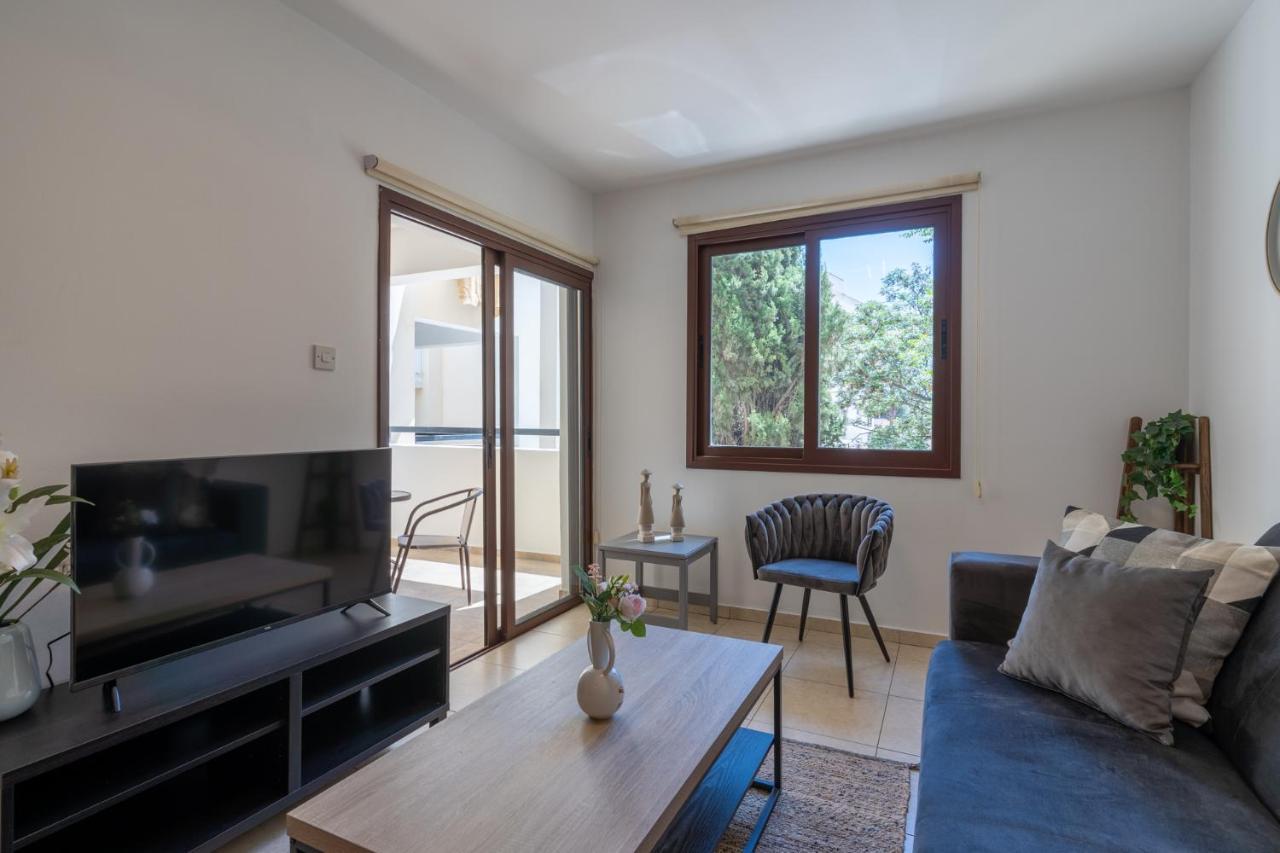Mia 1-Bedroom Apartment In Ларнака Екстериор снимка