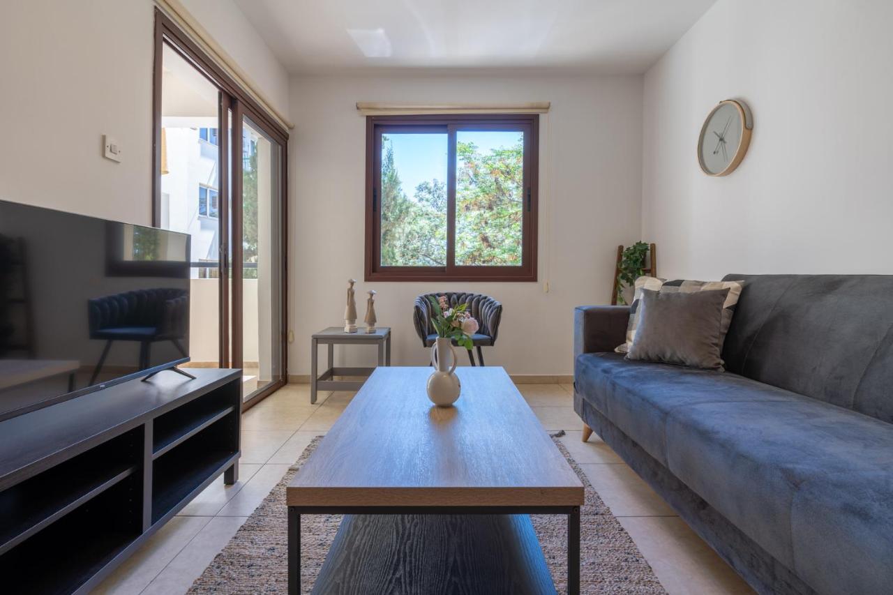 Mia 1-Bedroom Apartment In Ларнака Екстериор снимка