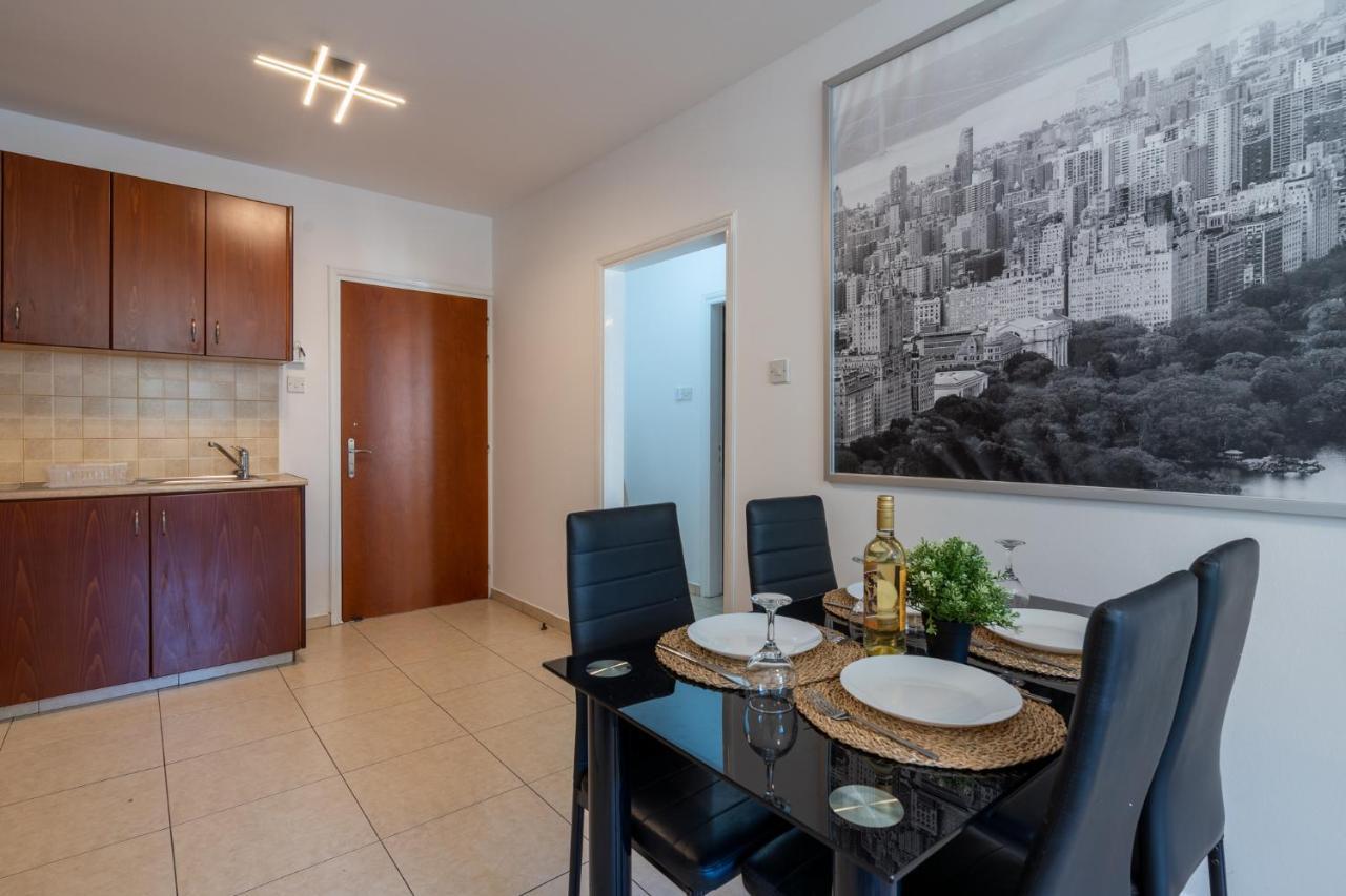 Mia 1-Bedroom Apartment In Ларнака Екстериор снимка